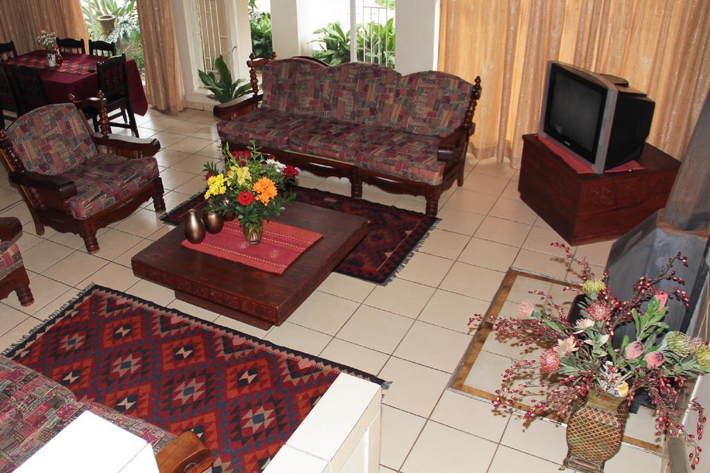 Rustenburg Guesthouse Exterior foto